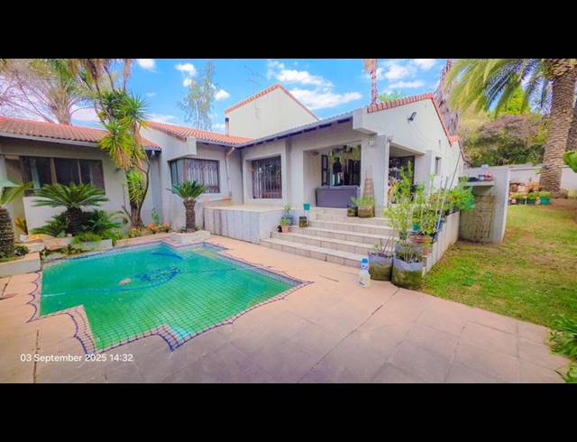 4 BEDROOM HOUSE FOR SALE IN DOUGLASDALE